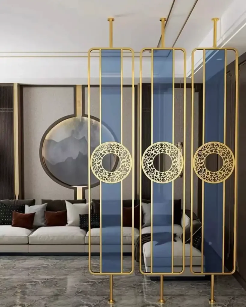 Frameless glass partition